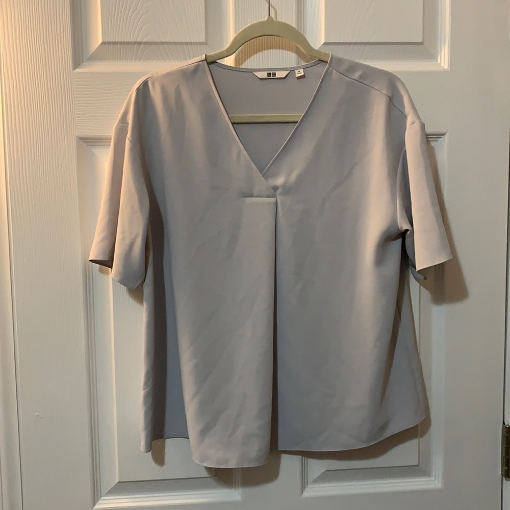 Gray Uniqlo blouse